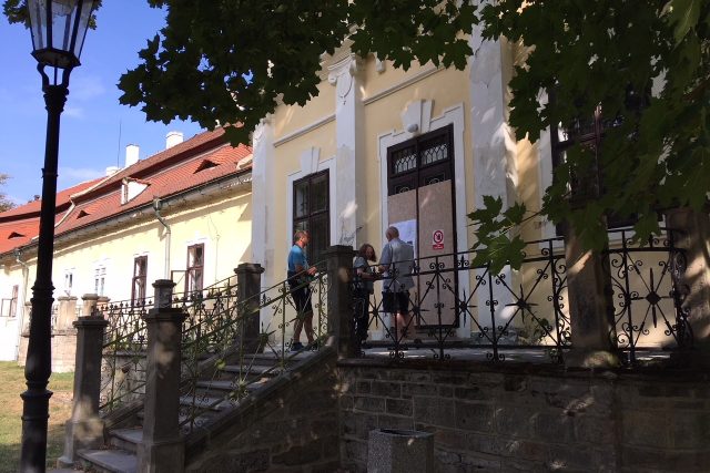 Pamětní síň Emila Filly na zámku v Peruci je stále zavřená | foto: Daniela Pilařová,  Český rozhlas