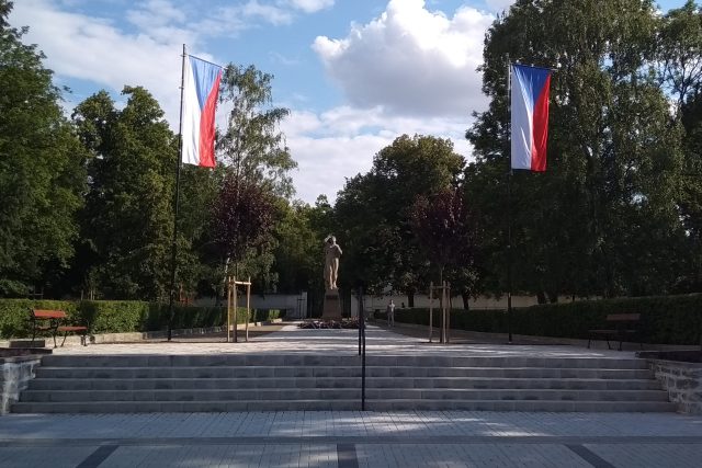Český Malín na Ukrajině vypálili nacisti 13. července 1943,  připomíná to památník v Žatci | foto: Jana Vitásková,  Český rozhlas