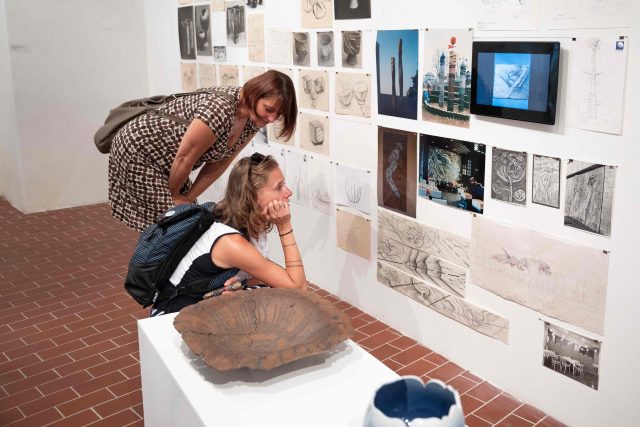 Průřez tvorbou sochaře a keramika Milana Žofky představuje Regionální muzeum v Teplicích | foto: Zlatuše Ceé,  Regionální muzeum v Teplicích