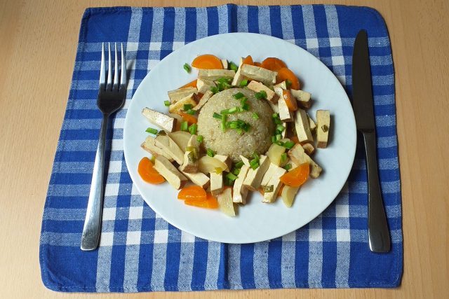 Tofu se zeleninou a quinoou | foto: Stanislava Brádlová,  Český rozhlas