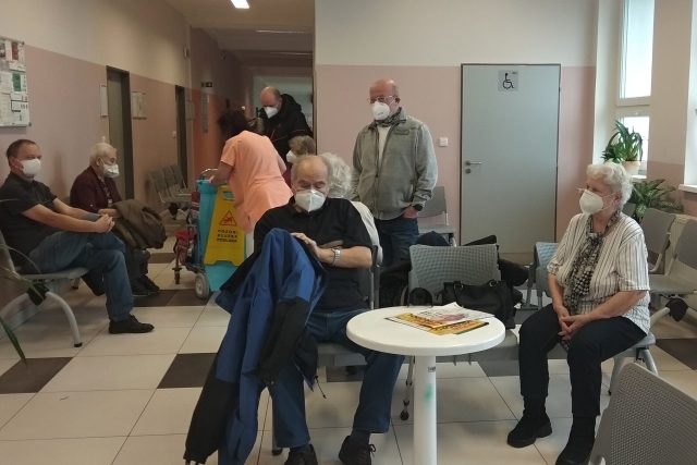 Očkování seniorů v bílinské nemocnici | foto: Jana Vitásková,  Český rozhlas