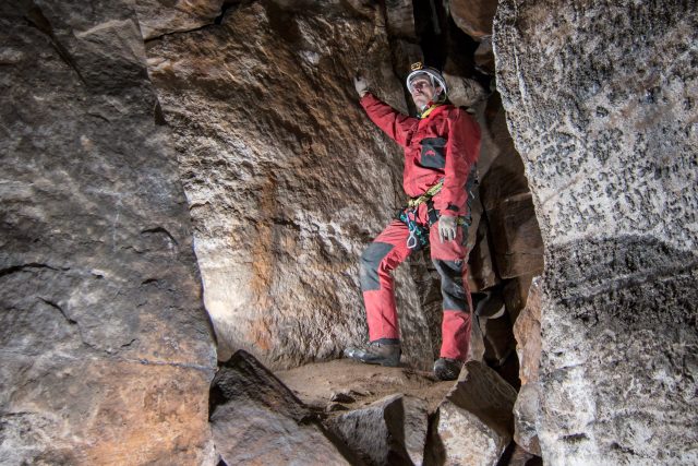 Bílé dómy v Loupežnické jeskyni v Labských pískovcích | foto: Jaroslav Kukla