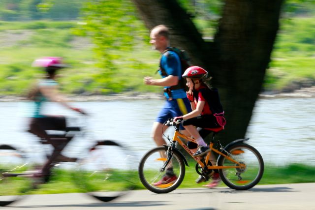 Cyklista,  cyklostezka,  sport | foto: Profimedia