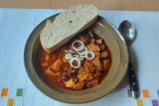 Guláš s anglickou slaninou | foto: Stanislava Brádlová,  Český rozhlas