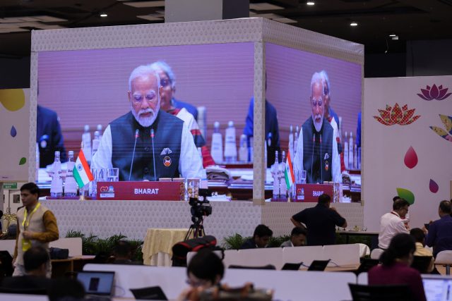 Indický premiér Naréndra Módí na obrazove při summitu G20 | foto: Anushree Fadnavis,  Reuters