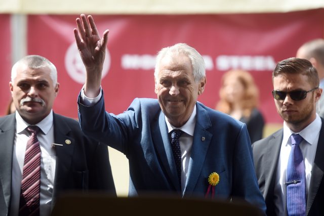 Prezident Miloš Zeman při návštěvě Moravskoslezského kraje | foto: Jaroslav Ožana,  ČTK