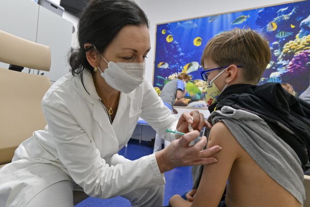 Očkování dětí  (ilustr. obr.) | foto: Vít Šimánek,  ČTK