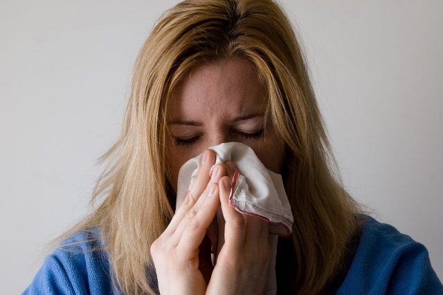 Počet nemocných s chřipkou a akutními infekcemi dýchacích cest v Česku stoupá | foto: Mojpe/CC0 Creative Commons,  Pixabay